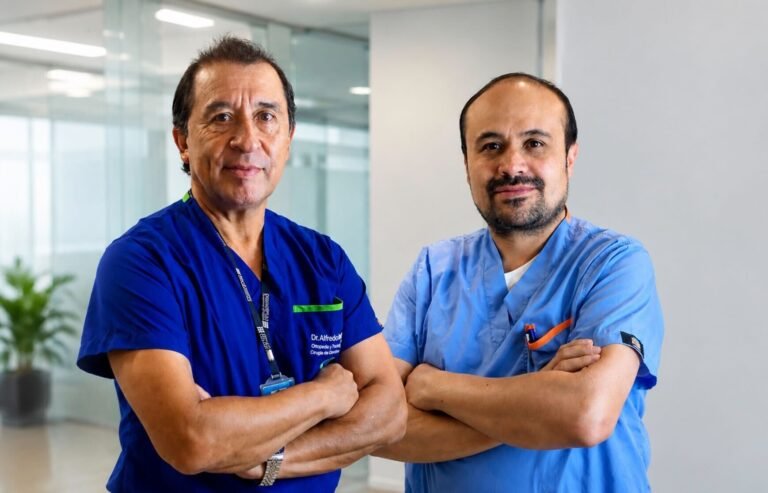 Doctores Hernando Canal y Luis Alfredo Moreno, especialistas en cirugía de hombro en Ostrauma.